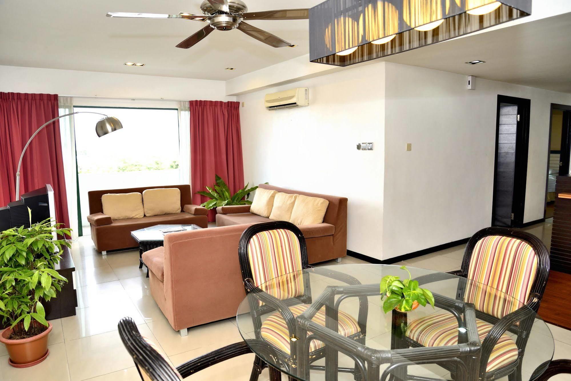Likas Square Apartment Hotel Kota Kinabalu Exterior photo
