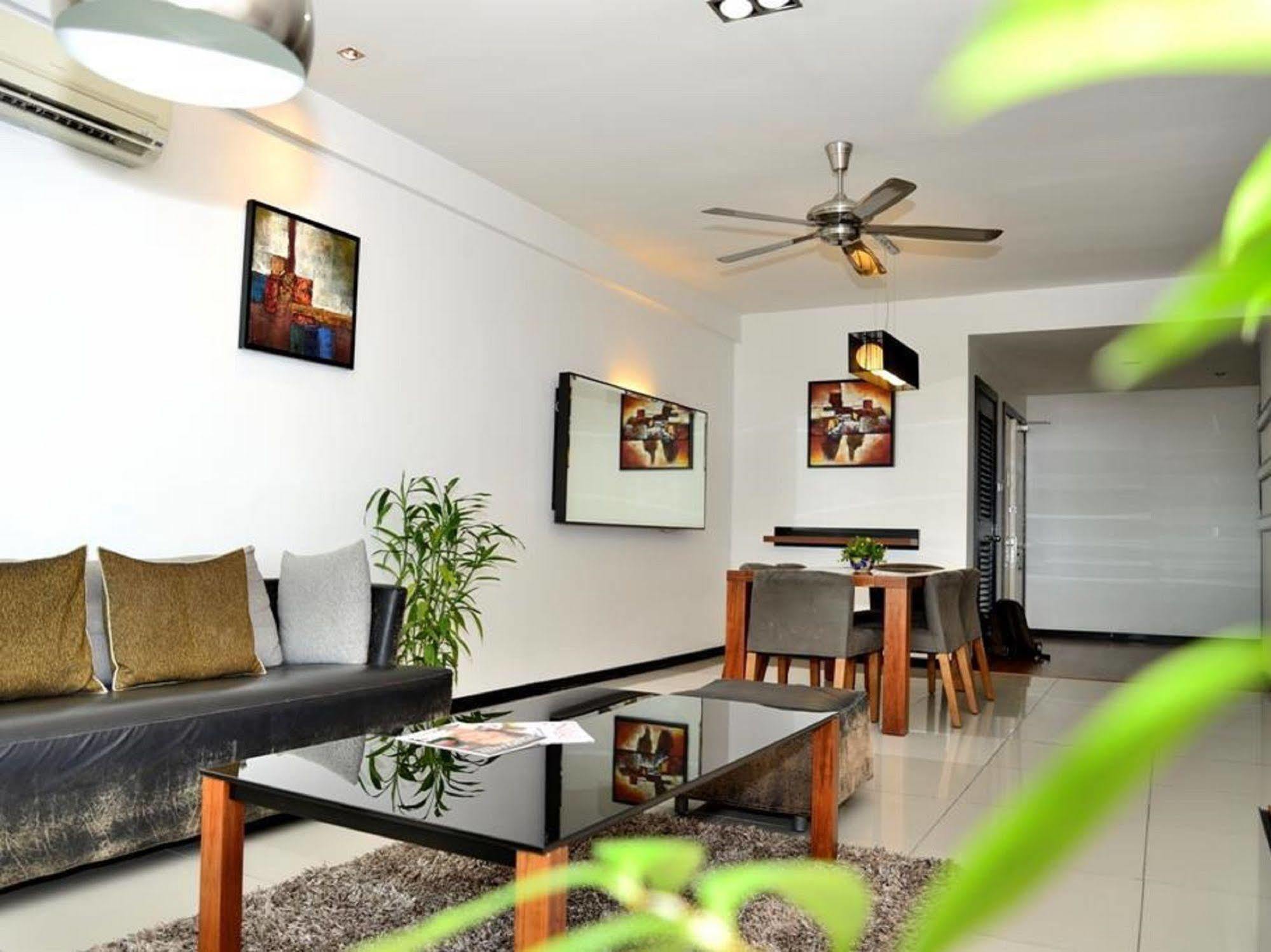 Likas Square Apartment Hotel Kota Kinabalu Exterior photo